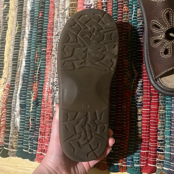 Doc Marian like flower sanddels. (NOT DOC MARTEN SANDALS) - Picture 4 of 4